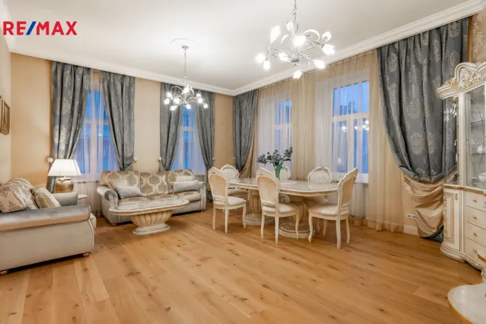 Pronájem bytu 3+1, Karlovy Vary, Dr. Davida Bechera, 130 m2