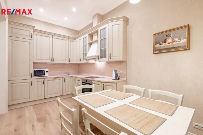 Pronájem bytu 3+1, Karlovy Vary, Dr. Davida Bechera, 130 m2