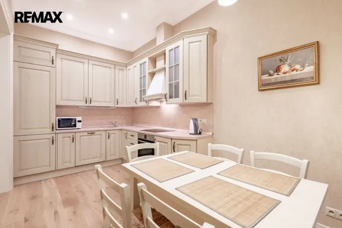 Pronájem bytu 3+1, Karlovy Vary, Dr. Davida Bechera, 130 m2