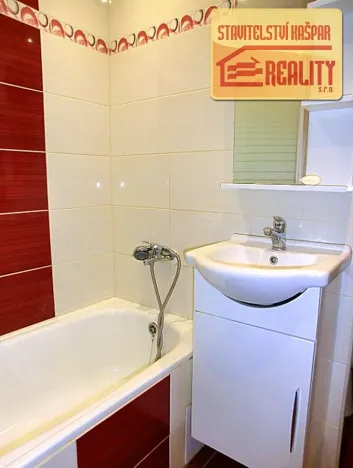 Pronájem bytu 1+kk, Hradec Králové, třída Edvarda Beneše, 30 m2