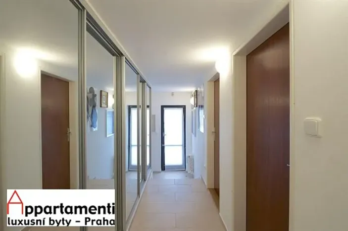 Pronájem rodinného domu, Praha - Kunratice, Ke hrádku, 417 m2