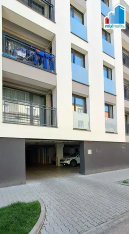 Pronájem garážového stání, Plzeň - Jižní Předměstí, Na Jíkalce, 15 m2