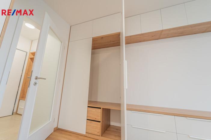 Pronájem bytu 1+kk, Praha - Žižkov, Olgy Havlové, 32 m2