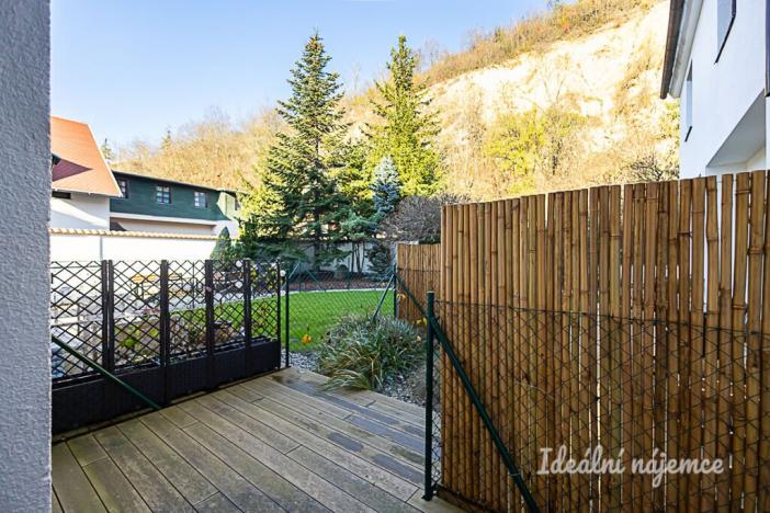 Pronájem bytu 1+kk, Praha - Hlubočepy, Pod Žvahovem, 28 m2