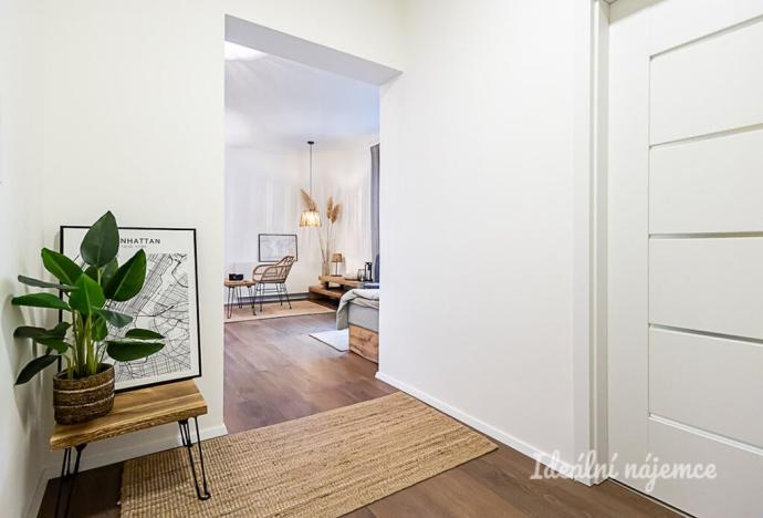 Pronájem bytu 1+kk, Praha - Hlubočepy, Pod Žvahovem, 28 m2