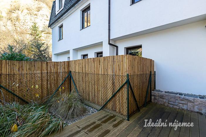 Pronájem bytu 1+kk, Praha - Hlubočepy, Pod Žvahovem, 28 m2