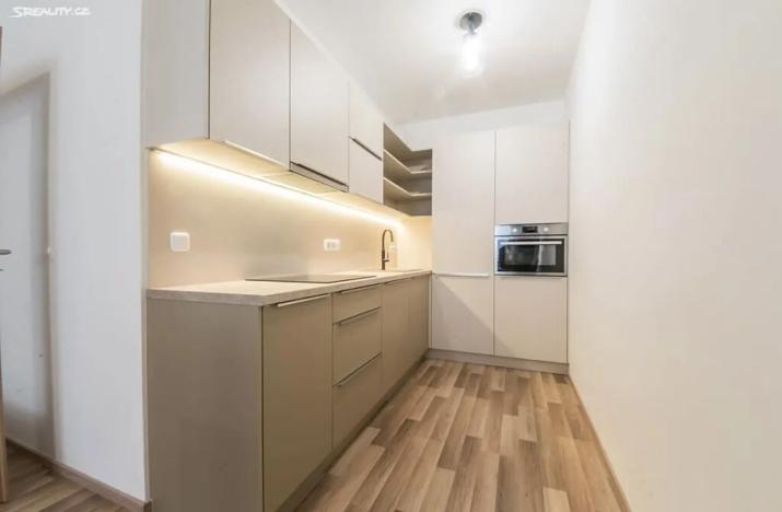 Pronájem bytu 2+kk, Praha - Strašnice, Zvěřinova, 60 m2
