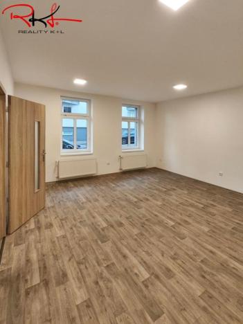 Pronájem kanceláře, Mladá Boleslav, Husova, 74 m2