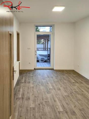 Pronájem kanceláře, Mladá Boleslav, Husova, 74 m2