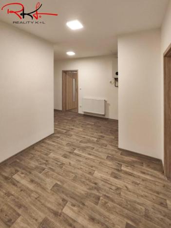 Pronájem kanceláře, Mladá Boleslav, Husova, 74 m2