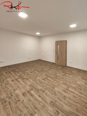 Pronájem kanceláře, Mladá Boleslav, Husova, 74 m2