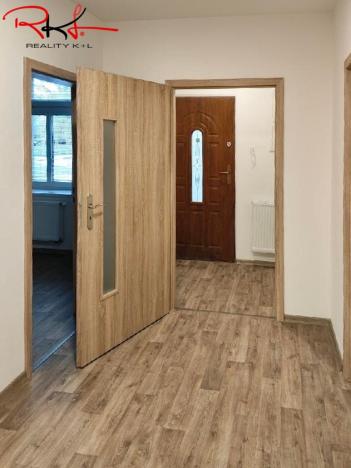 Pronájem kanceláře, Mladá Boleslav, Husova, 74 m2