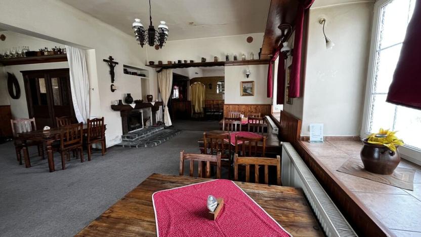 Pronájem restaurace, Liblice, 392 m2