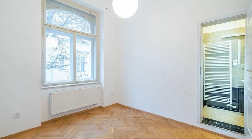 Pronájem bytu 2+kk, Praha, Křižíkova, 59 m2