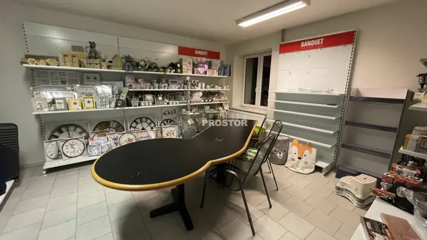 Pronájem obchodního prostoru, Jirny, Tovární, 350 m2