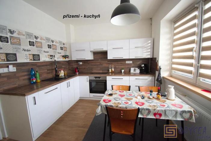 Prodej rodinného domu, Krmelín, 268 m2