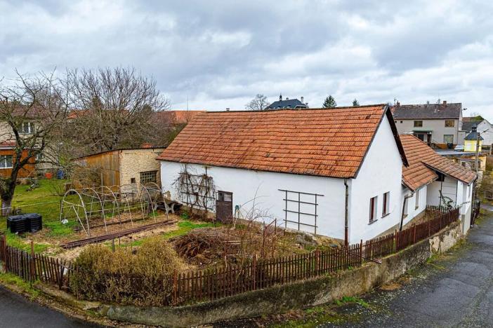 Prodej rodinného domu, Buš, 372 m2