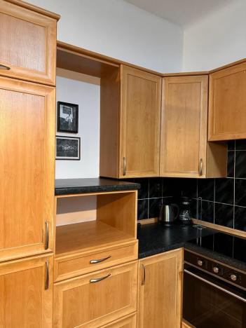 Pronájem bytu 2+kk, Praha - Žižkov, Husinecká, 75 m2