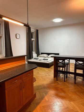 Pronájem bytu 2+kk, Praha - Žižkov, Husinecká, 75 m2