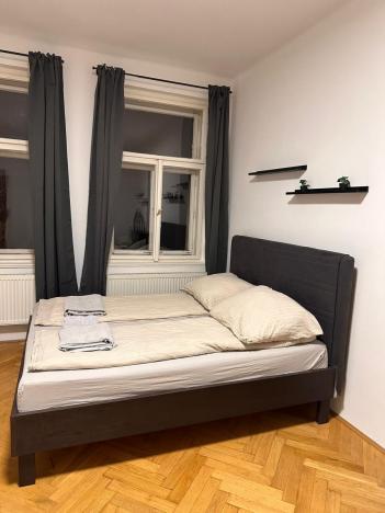 Pronájem bytu 2+kk, Praha - Žižkov, Husinecká, 75 m2