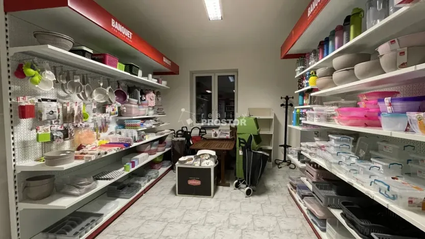 Pronájem obchodního prostoru, Jirny, Tovární, 631 m2