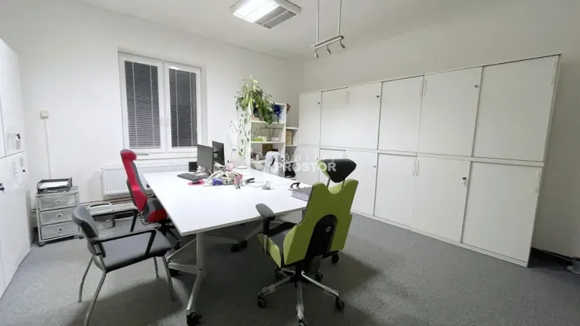 Pronájem obchodního prostoru, Jirny, Tovární, 506 m2