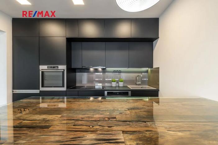 Pronájem bytu 2+kk, Praha - Vysočany, Pod Harfou, 55 m2