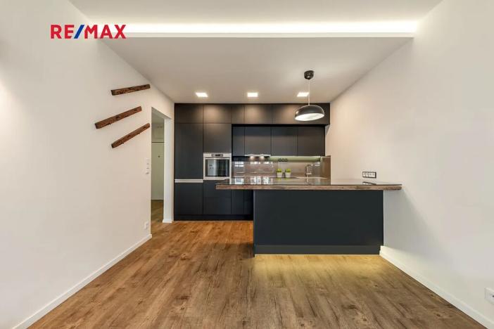 Pronájem bytu 2+kk, Praha - Vysočany, Pod Harfou, 55 m2