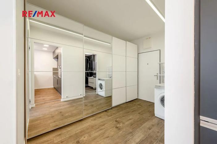 Pronájem bytu 2+kk, Praha - Vysočany, Pod Harfou, 55 m2