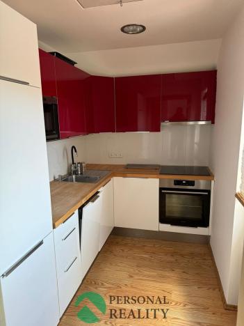 Pronájem bytu 3+1, Pardubice, Štrossova, 79 m2