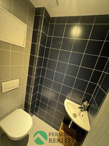 Pronájem bytu 3+1, Pardubice, Štrossova, 79 m2