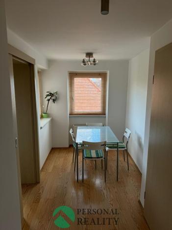 Pronájem bytu 3+1, Pardubice, Štrossova, 79 m2