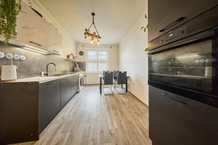 Prodej bytu 3+1, Pardubice - Zelené Předměstí, náměstí Čs. legií, 107 m2