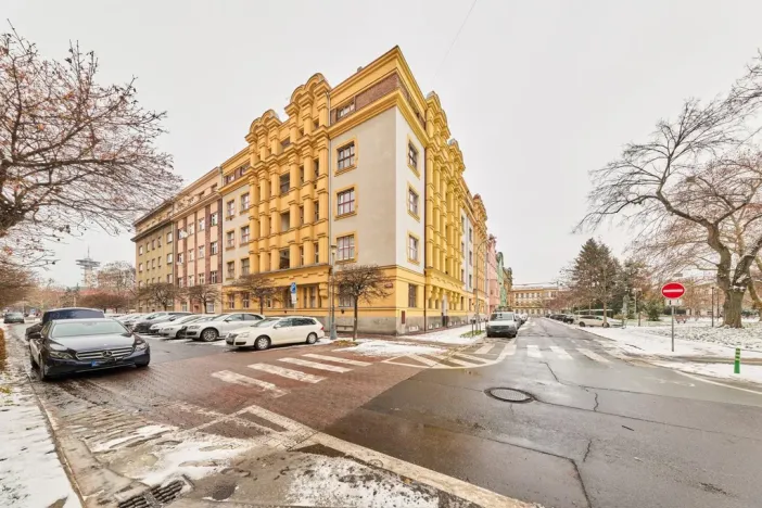 Prodej bytu 3+1, Pardubice - Zelené Předměstí, náměstí Čs. legií, 107 m2