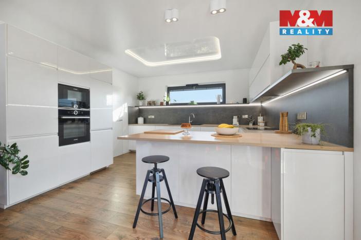 Prodej rodinného domu, Loukovec, 213 m2