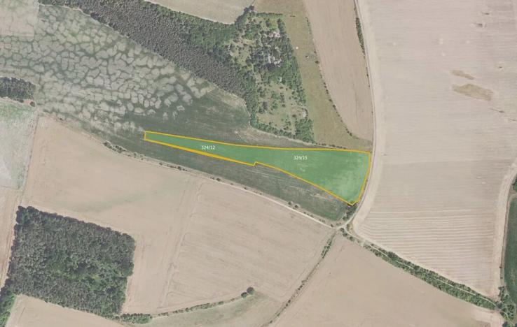 Prodej pole, Uhy, 55932 m2