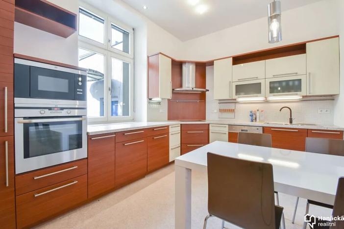 Pronájem bytu 3+1, Olomouc, Legionářská, 104 m2