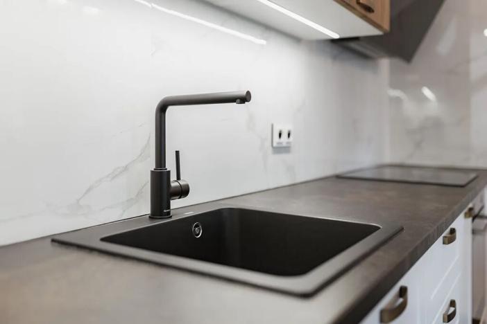 Prodej bytu 2+kk, Horní Planá, Náměstí, 59 m2