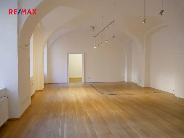 Pronájem kanceláře, Praha - Malá Strana, Karmelitská, 80 m2
