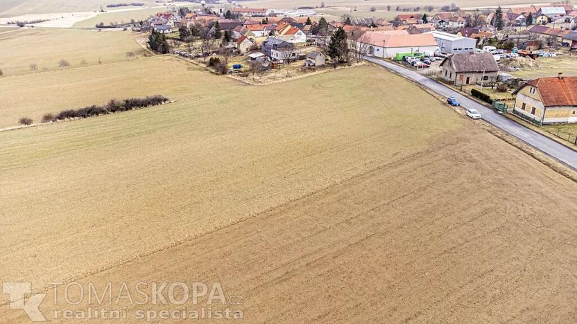 Prodej pozemku pro bydlení, Chlustina, 3703 m2