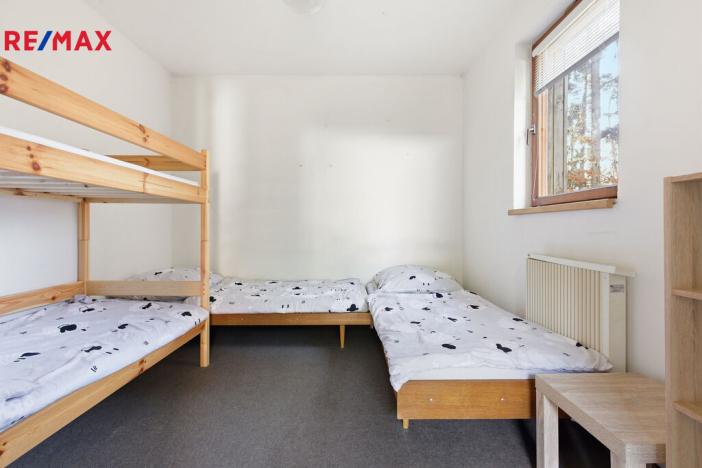 Prodej ubytování, Nová Role - Mezirolí, 795 m2