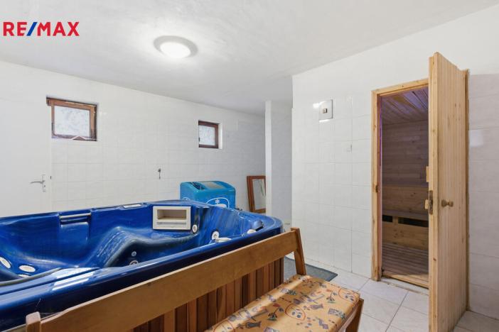 Prodej ubytování, Nová Role - Mezirolí, 795 m2