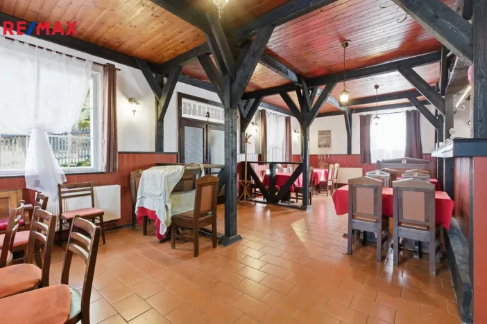 Prodej ubytování, Nová Role - Mezirolí, 795 m2