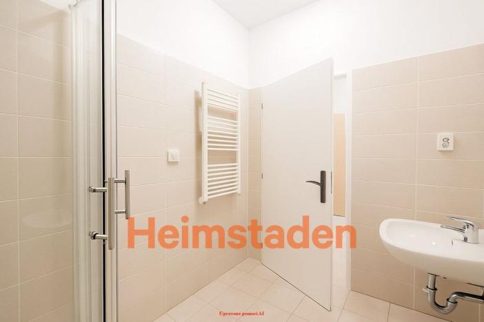 Pronájem bytu 1+kk, Havířov - Město, Hlavní třída, 35 m2