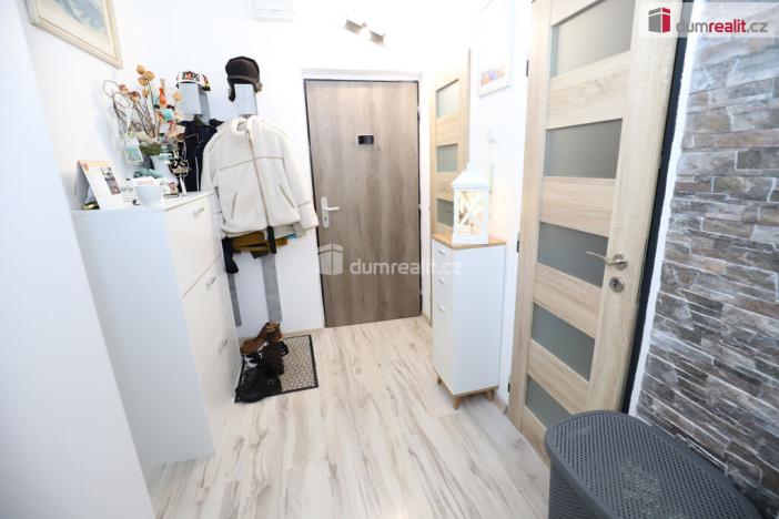 Prodej bytu 2+1, Hroznětín, Sídliště, 57 m2