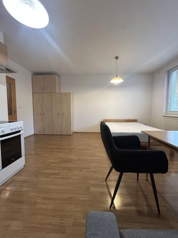 Pronájem bytu 1+kk, Praha - Libeň, Kovanecká, 33 m2