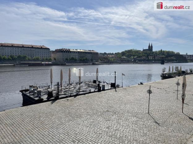 Pronájem bytu 1+1, Praha - Smíchov, Na Valentince, 35 m2