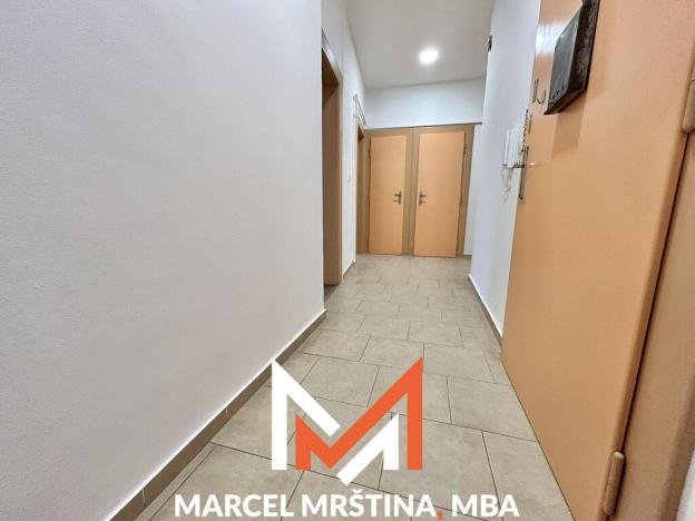 Pronájem bytu 2+1, Náchod, Husovo náměstí, 74 m2