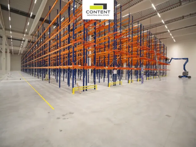 Pronájem skladu, Chlumec - Český Újezd, 4000 m2