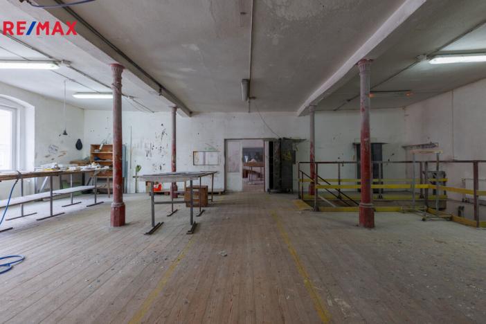 Prodej výrobních prostor, Karlovy Vary - Rybáře, Sokolovská, 1766 m2